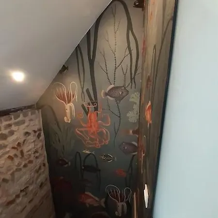 Yport, Maison De Pecheur Avec Jolie Terrasse. *