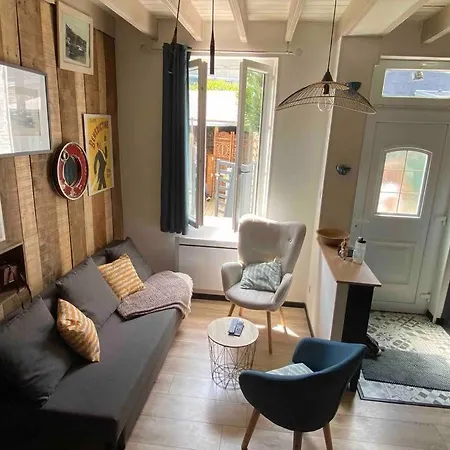 Yport, Maison De Pecheur Avec Jolie Terrasse. * イポール