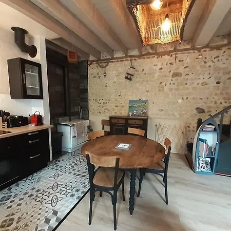 Yport, Maison De Pecheur Avec Jolie Terrasse. *