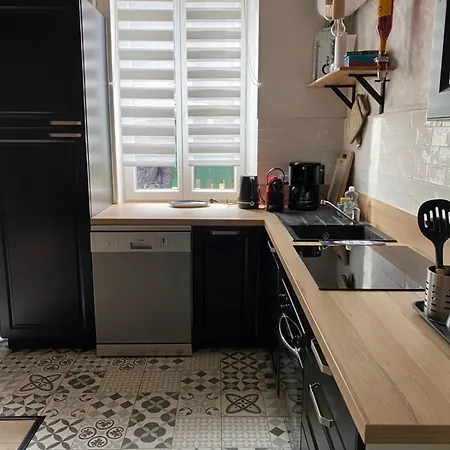 Yport, Maison De Pecheur Avec Jolie Terrasse.